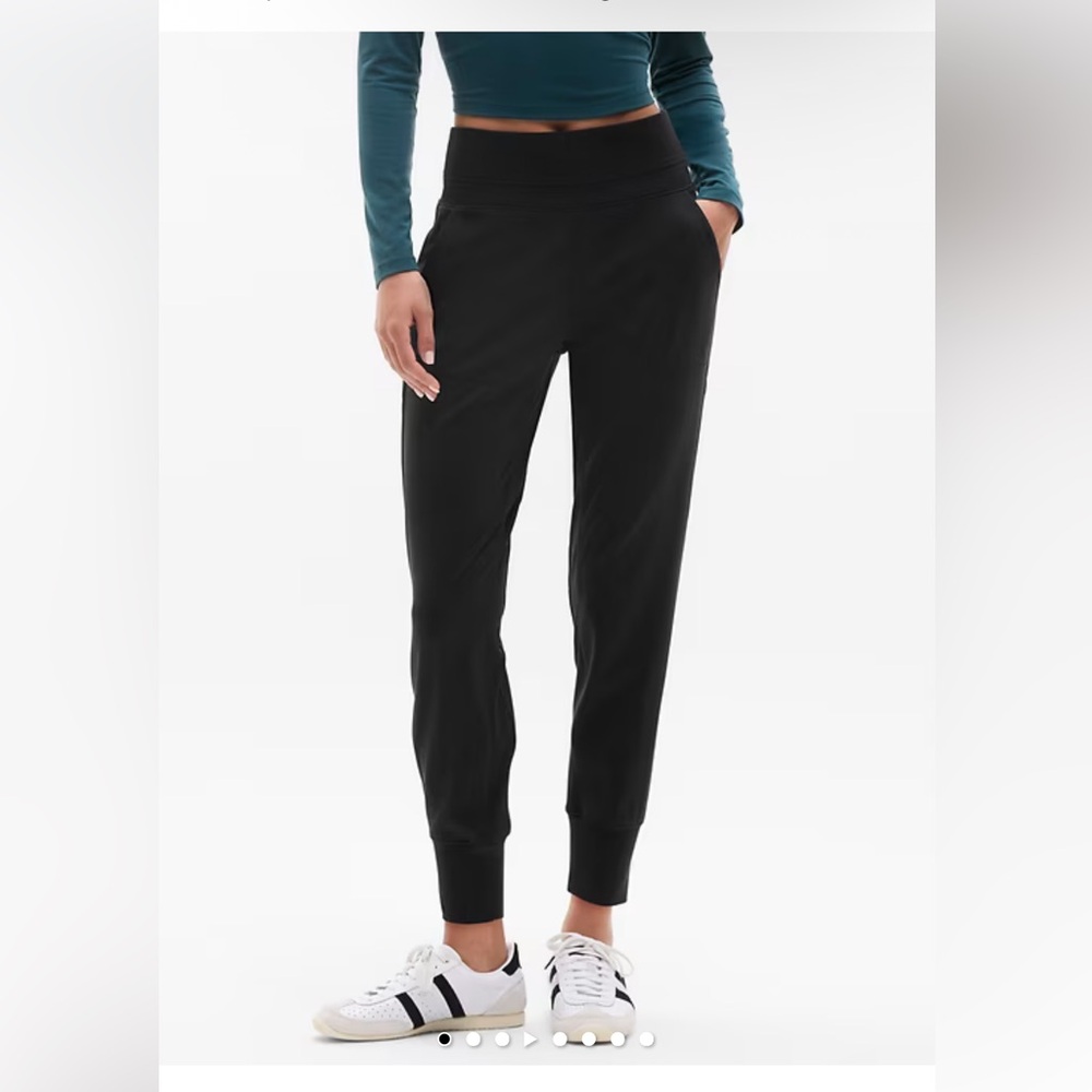 Athleta Venice High Rise Jogger All-way stretch fabric with a no-dig sold